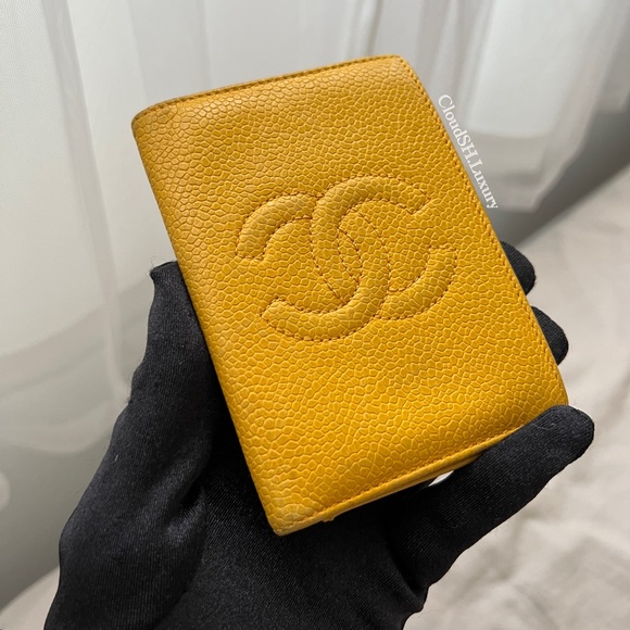 Auth Chanel Yellow Classic Caviar CC Logo Bi-Fold Card Holder - PreLoved - Picture 4 of 10